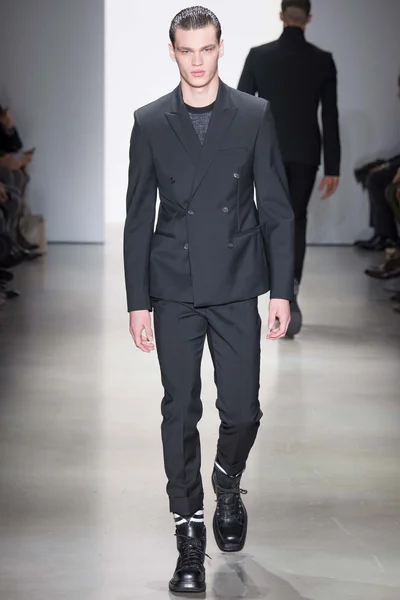 Look 44
